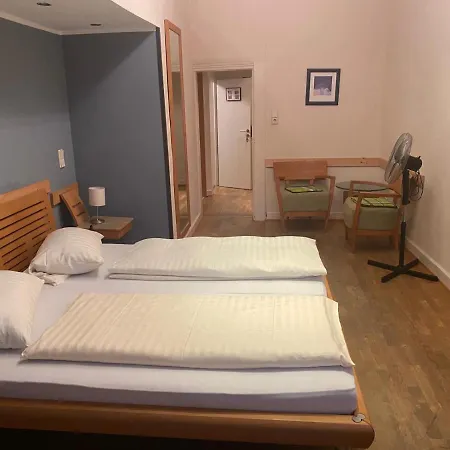 酒店 弗兰肯图尔姆餐厅酒店 3*