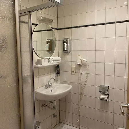 弗兰肯图尔姆餐厅酒店 3* 特里尔