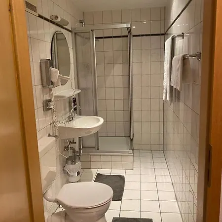 弗兰肯图尔姆餐厅酒店